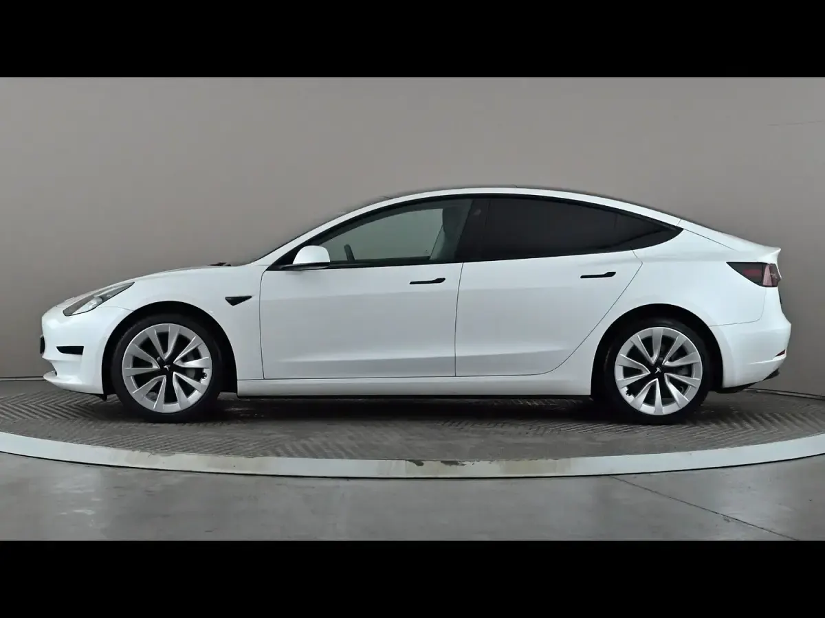 Used Tesla Model 3 Standard Range 208 kW (283 HP) 2021 White Sedan