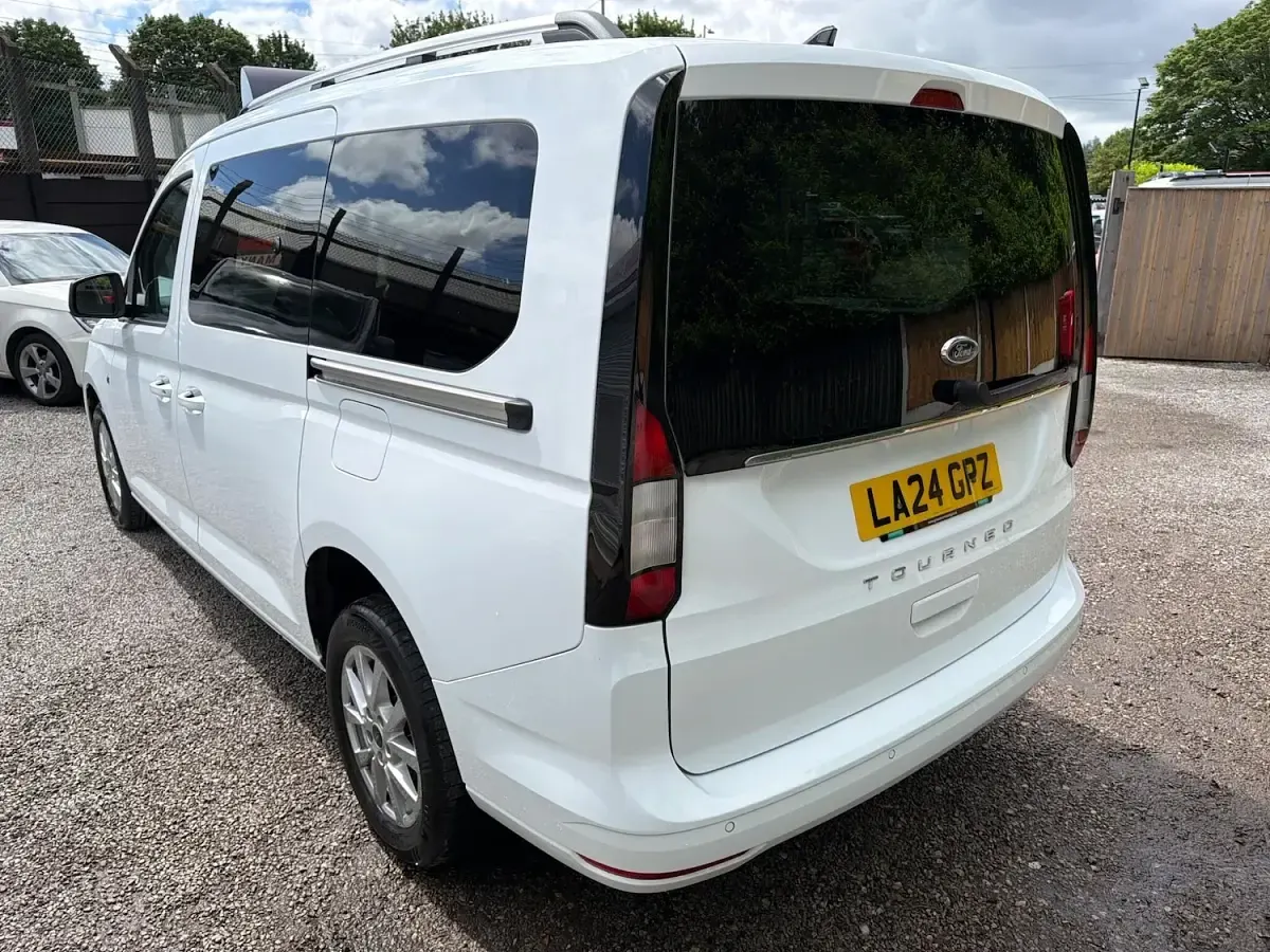 Used Ford Grand Tourneo Connect Titanium 122 HP (89 kW) 2024 White MPV