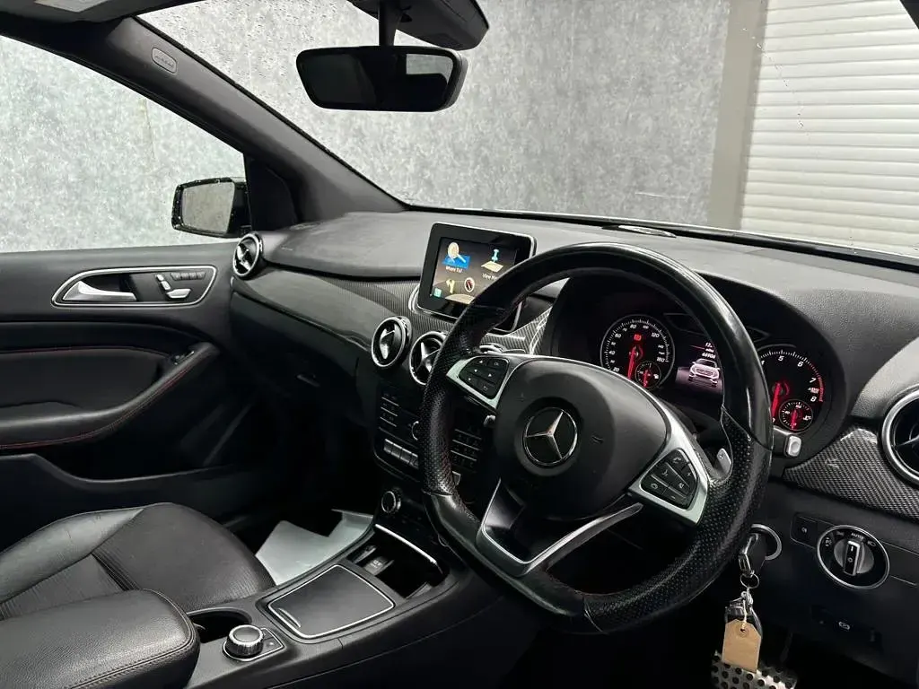 Used Mercedes B200 AMG line 2015 Silver Hatchback