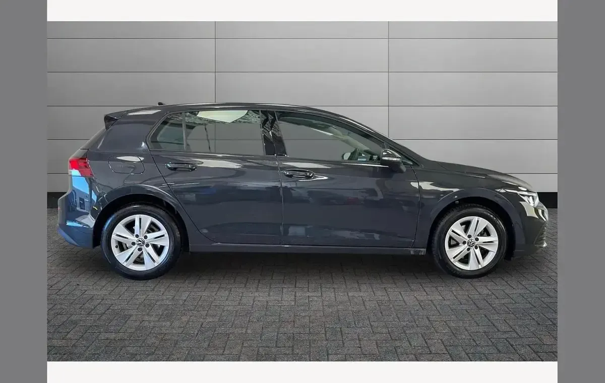Used VW Golf VIII Life 110 HP (80 kW) 2024 Grey Hatchback
