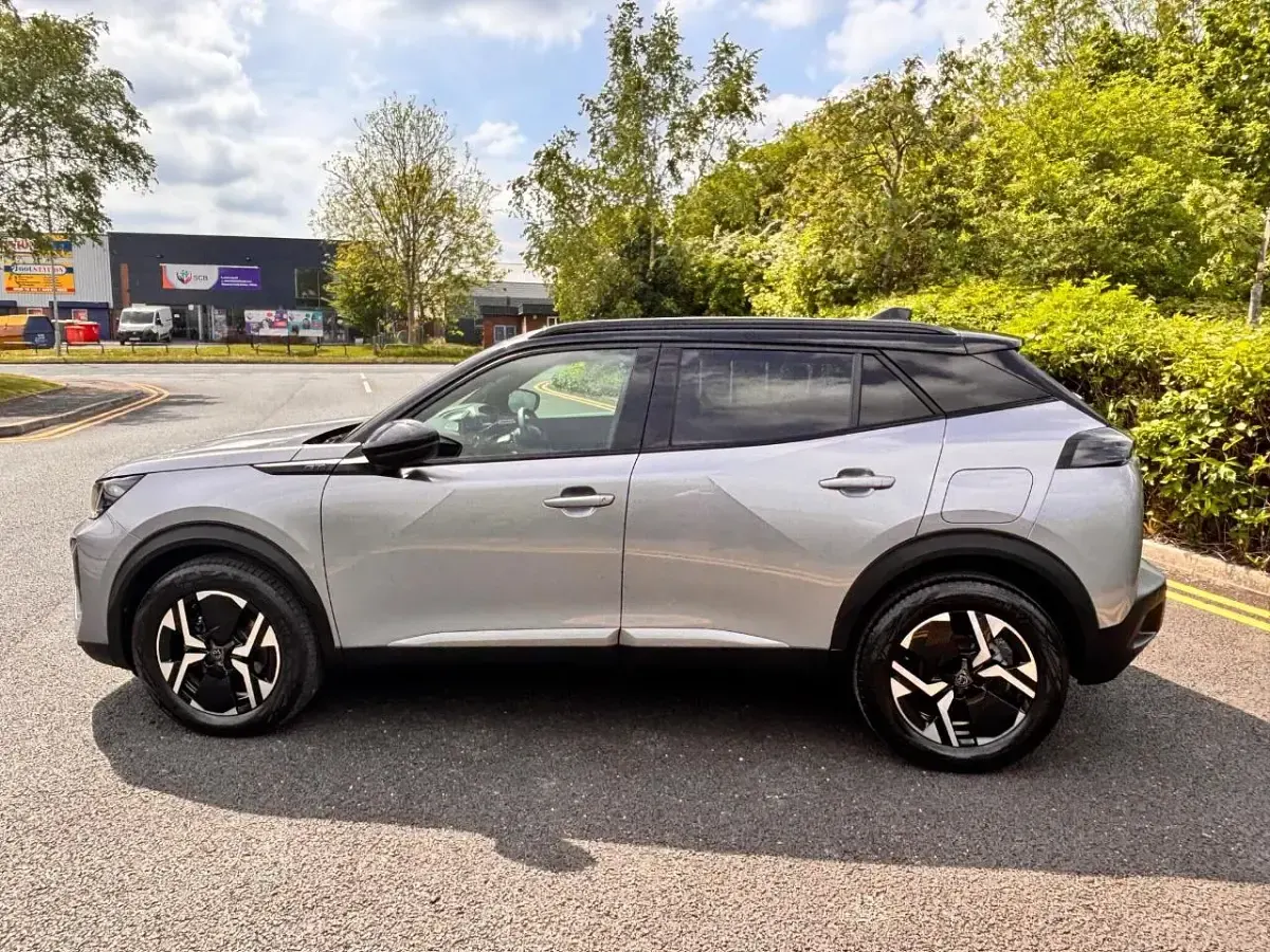 Używany Peugeot 2008 GT 134 KM (98 kW) 2025 Szary SUV