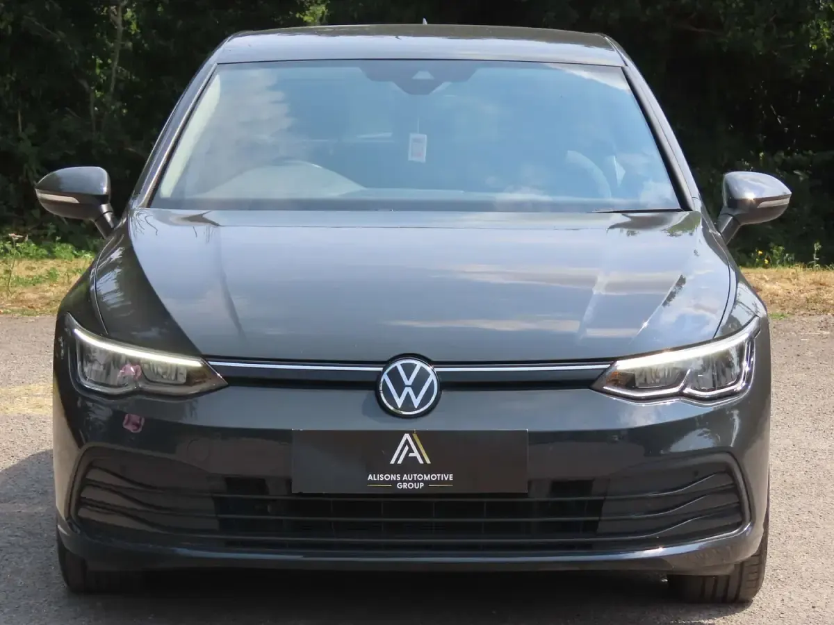 Used VW Golf VIII Life 130 HP (95 kW) 2023 Grey Hatchback