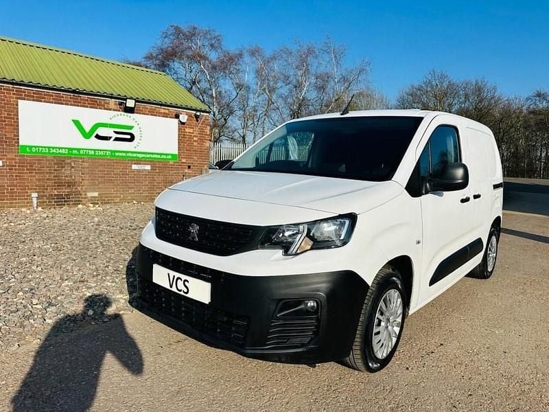 Used Peugeot Partner 2019 White MPV
