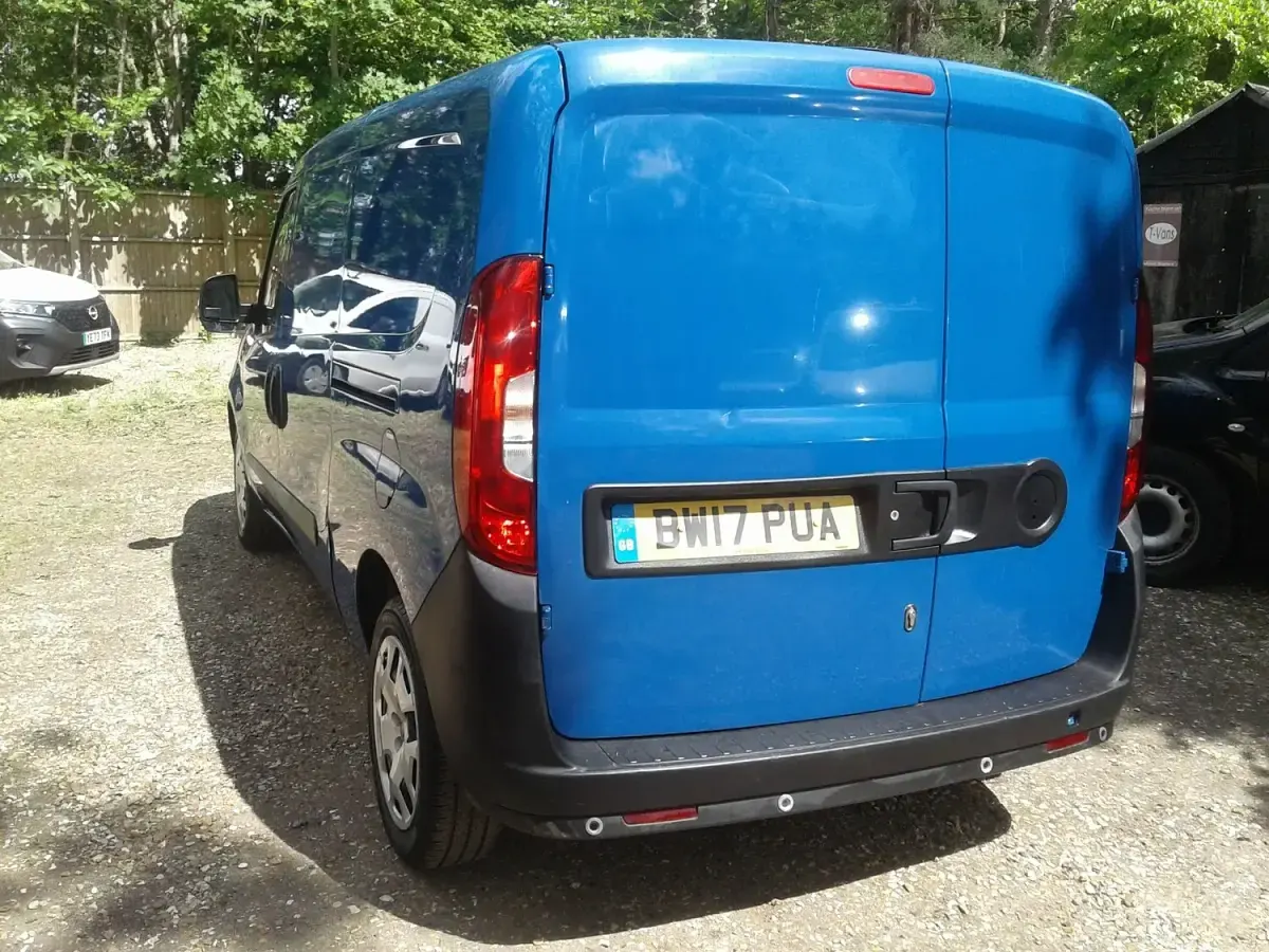 Used Fiat Doblò 2017 Blue MPV