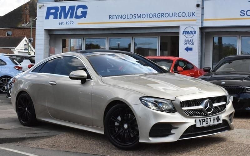 Gebraucht Mercedes E220 AMG Line Premium Plus 194 PS (142 kW) 2019 Coupé