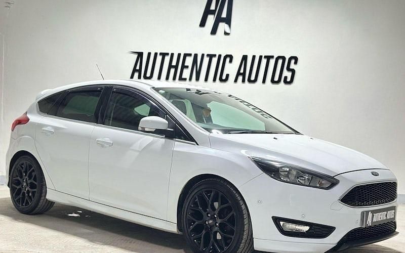 Used 2016 Ford Focus Zetec Hatchback | £5,995 (Fair price) - Image 1/4