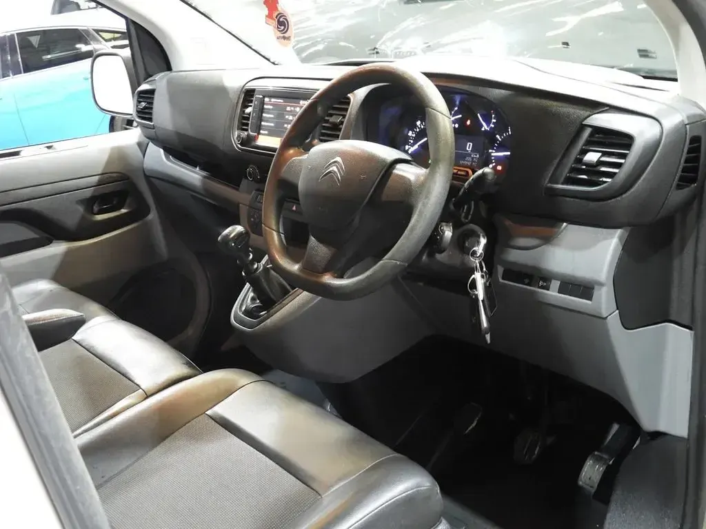 Used Citroën Dispatch 2017 White MPV
