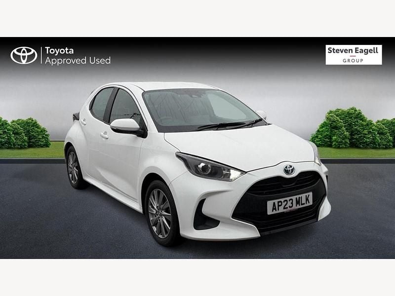 Used Toyota Yaris Hybrid 2023 White Hatchback