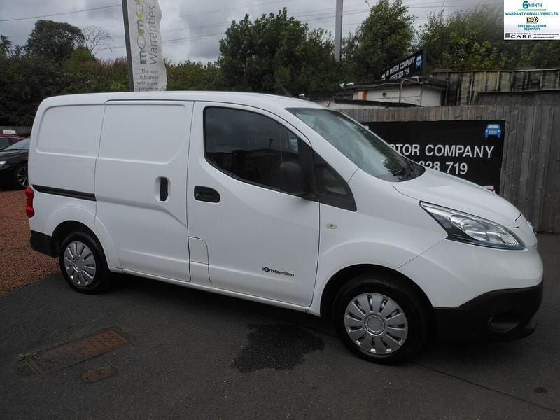 White Used 2016 Nissan e-NV200 Acenta Van | £5,250 (Good price) - Image 1/4