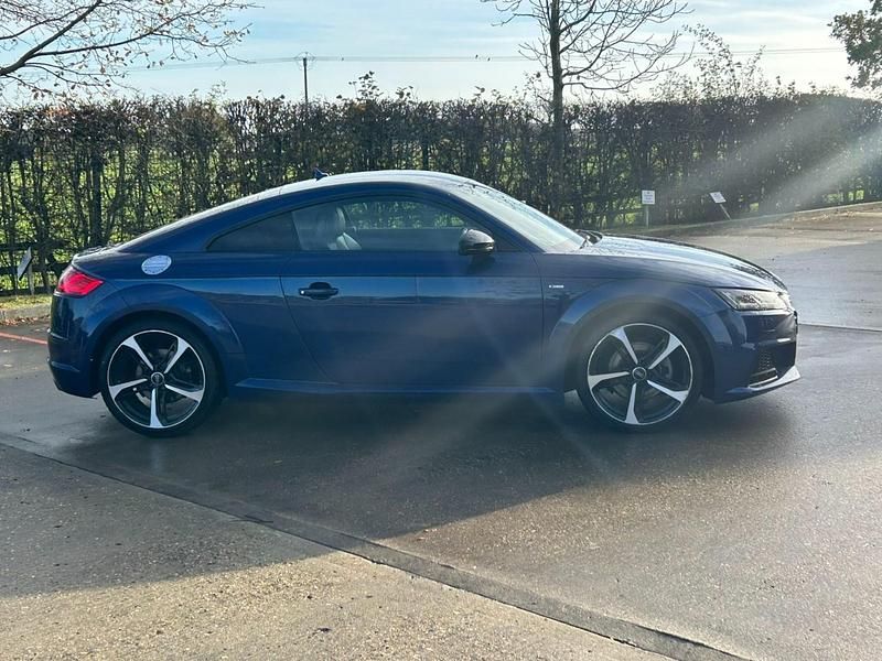 Używany Audi TT Black Edition 230 KM (169 kW) 2017 Niebieski Coupe