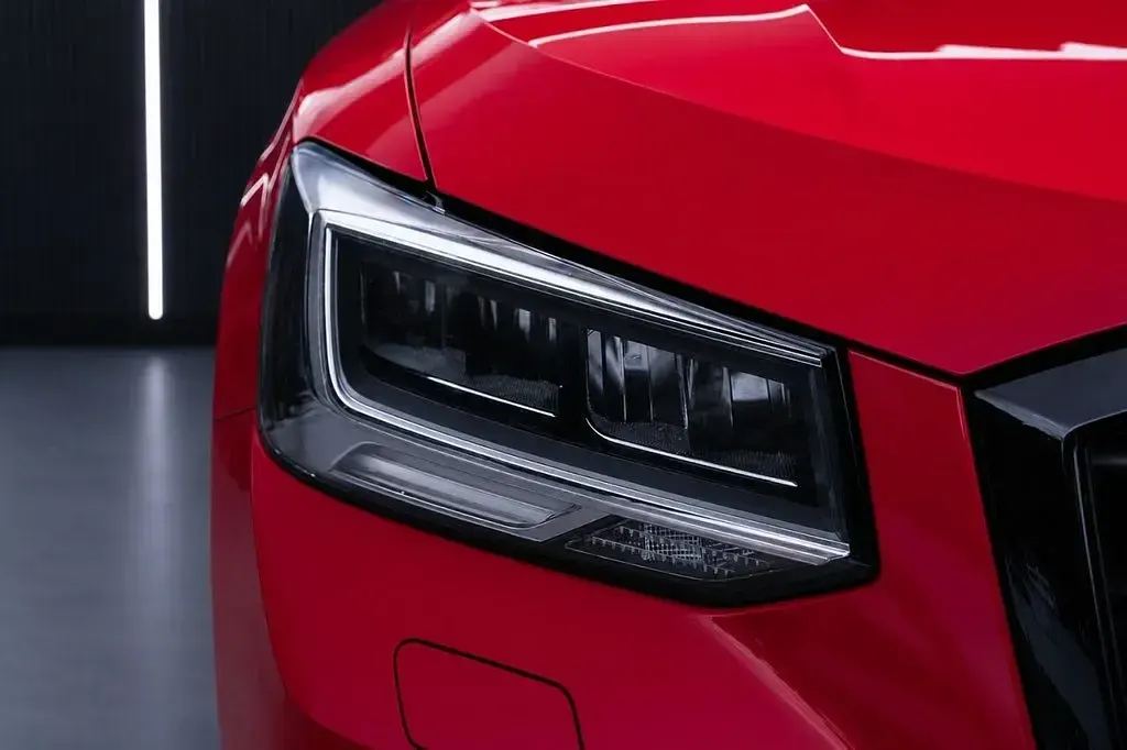 Used Audi Q2 Black Edition 150 HP (110 kW) 2021 Red SUV