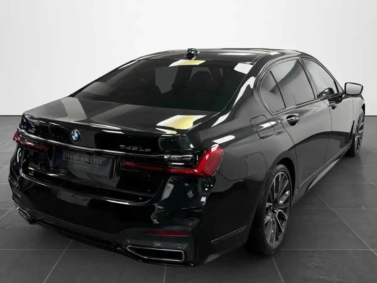 Begagnad BMW 745e M Sport 2020 Svart Sedan