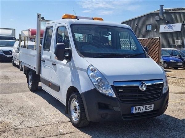 White Used 2017 Vauxhall Movano Van | £8,399 (Fair price) - Image 1/1