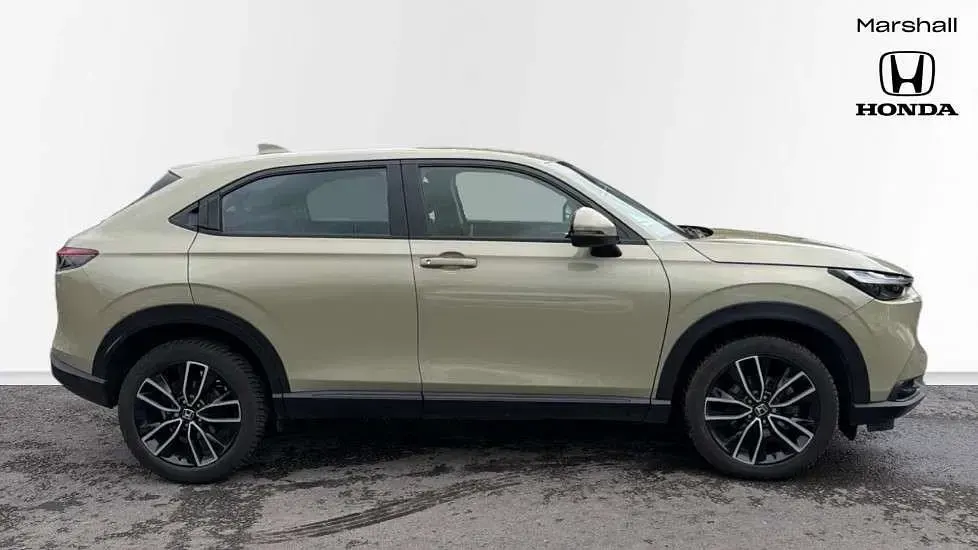 Second-hand Honda HR-V Elegance 152 CP (111 kW) 2022 Bej SUV