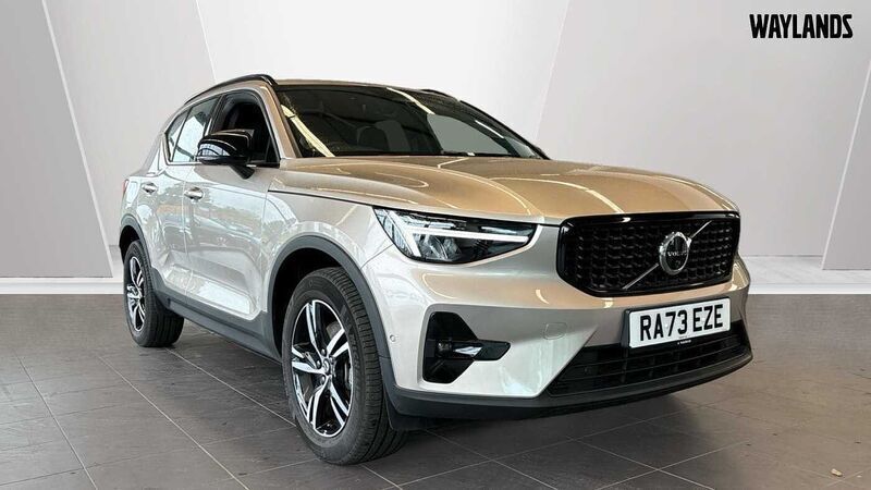 Grey Used 2024 Volvo XC40 Plus SUV | £31,440 (Fair price) - Image 1/3