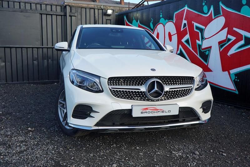 Used Mercedes GLC350 AMG Line Premium Plus 258 HP (189 kW) 2017 White Coupe