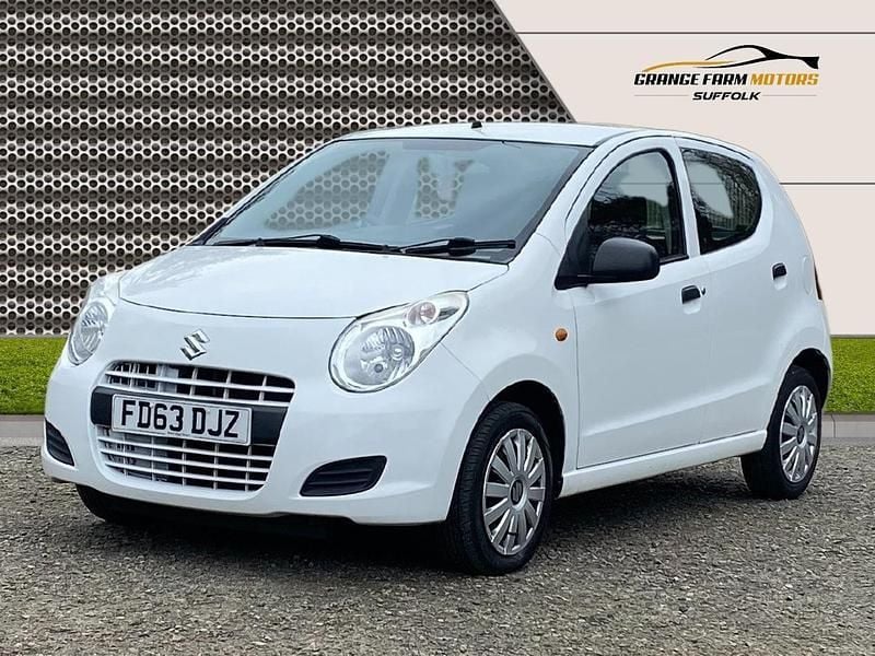 Used Suzuki Alto 68 HP (50 kW) 2013 White Hatchback