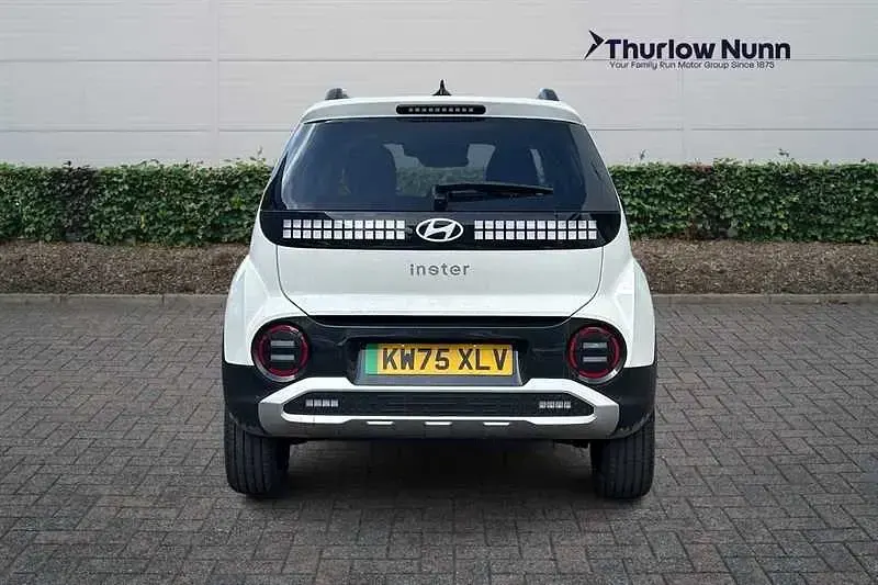 Usado Hyundai Inster 85 kW (116 HP) 2026 Bege Citadino