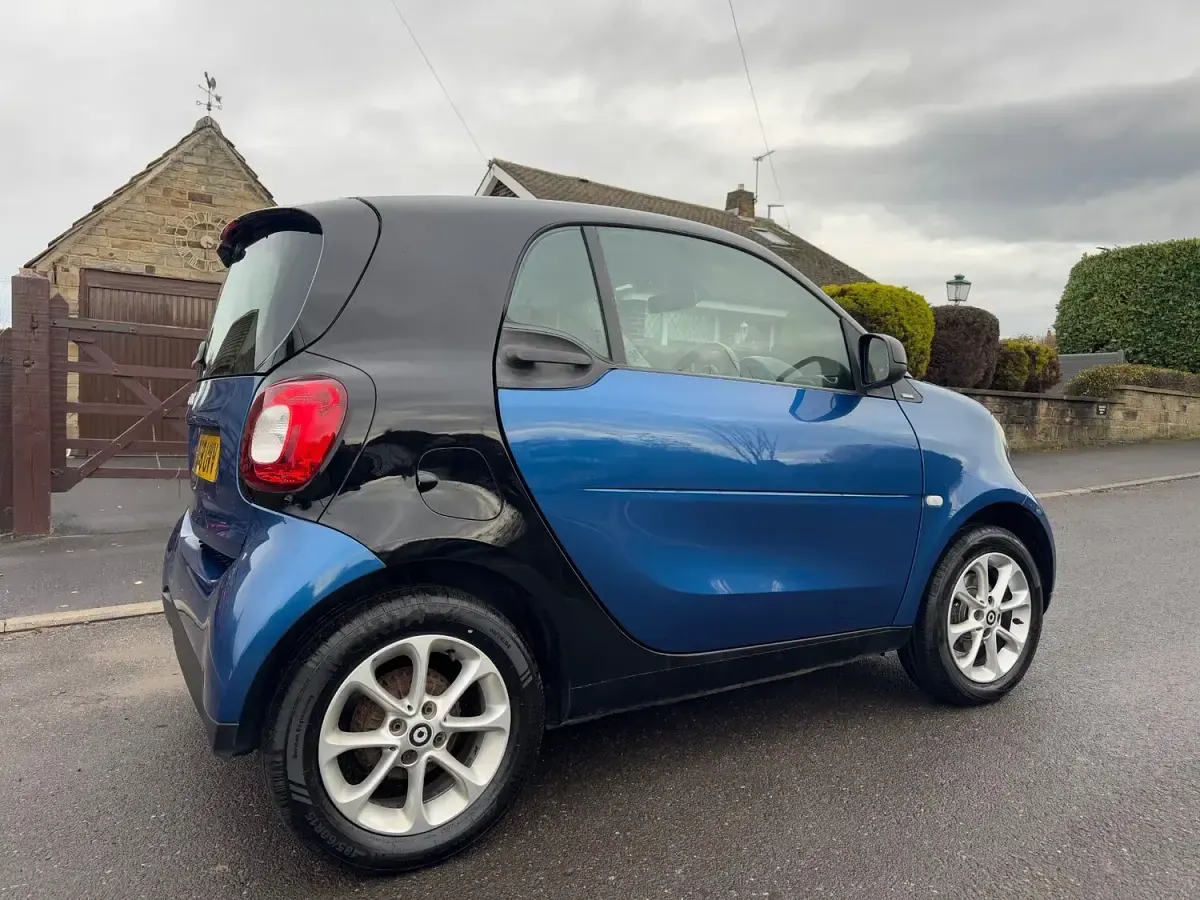 Usado Smart ForTwo Coupé Passion 71 CV (52 kW) 2018 Negro Coupe
