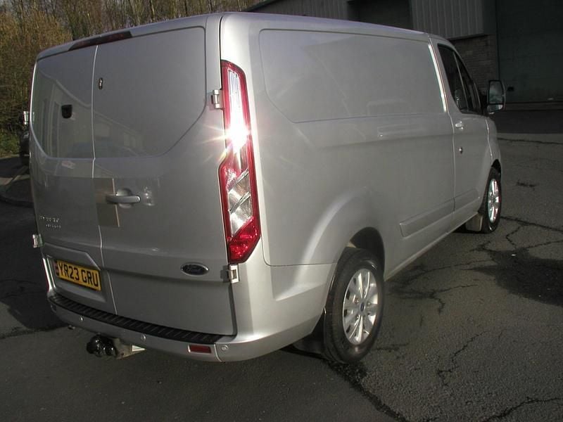 Używany Ford Transit Custom Limited 130 KM (95 kW) 2023 Srebrny Van