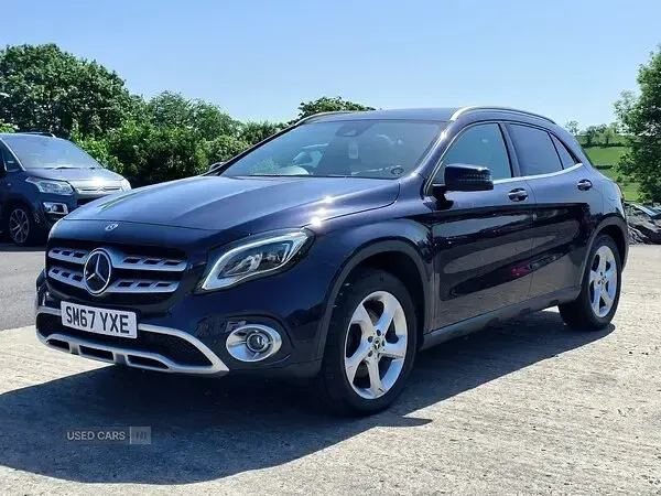 Used Mercedes GLA250 Premium Plus 211 HP (155 kW) 2018 Blue SUV