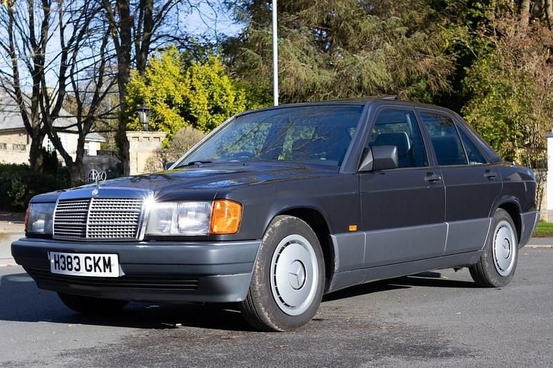 Black Used 1991 Mercedes 190 Sedan | £1,000 - Image 1/4