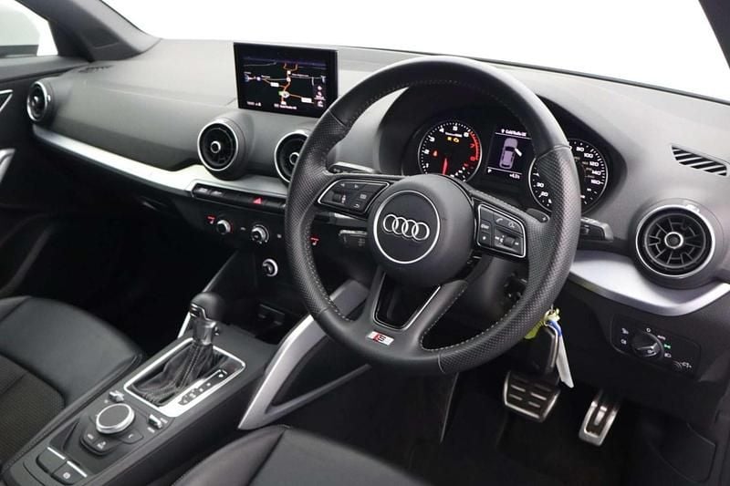 Used Audi Q2 S-Line 150 HP (110 kW) 2017 White SUV