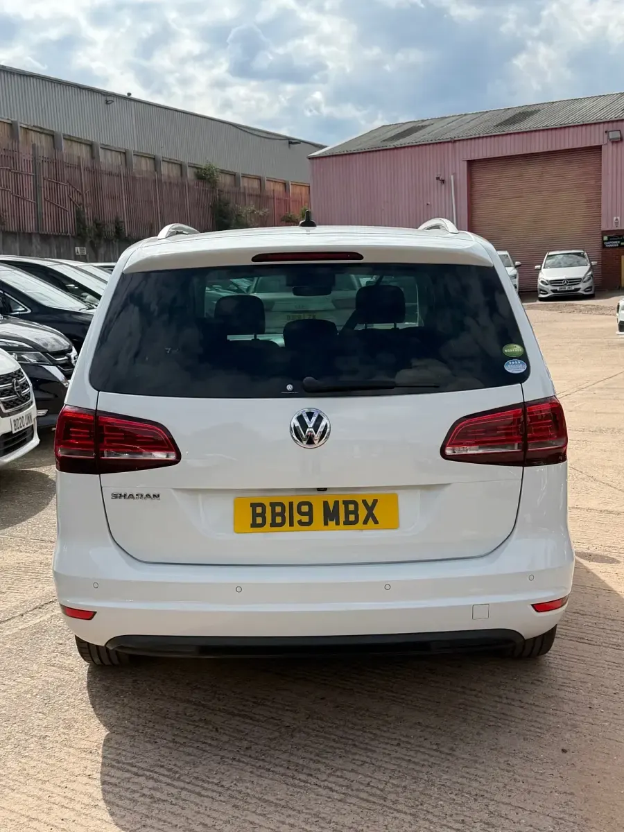 Usado VW Sharan 150 HP (110 kW) 2019 Branco Monovolume