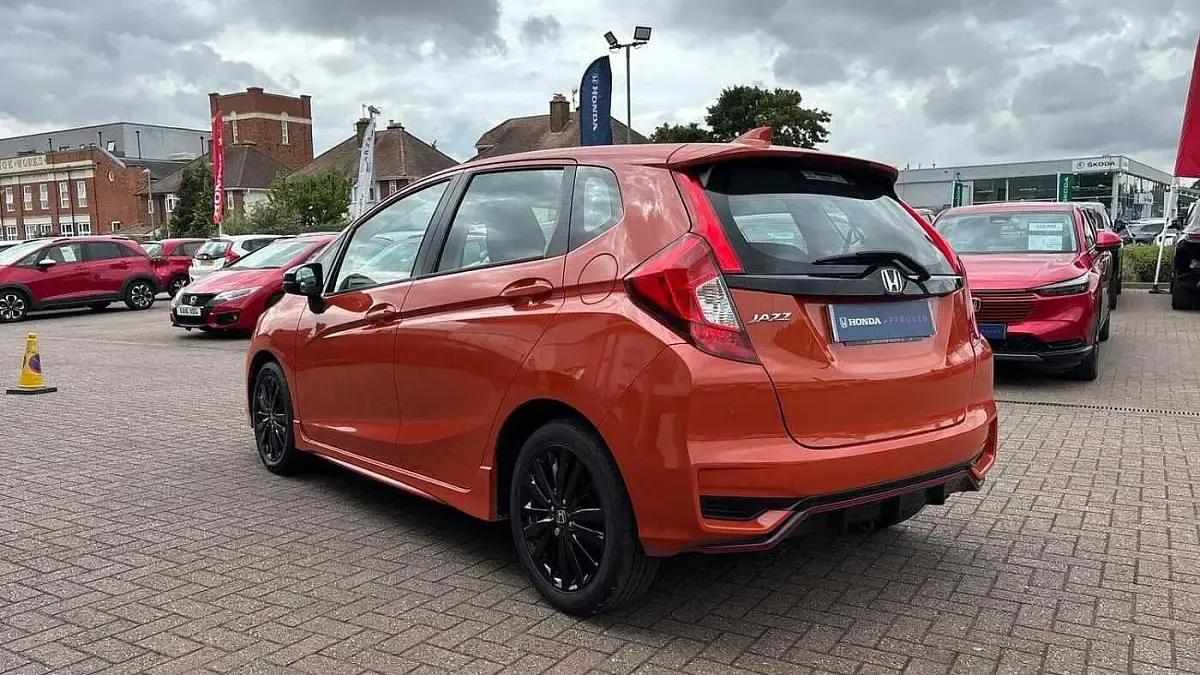 Used Honda Jazz Sport 128 HP (94 kW) 2018 Sunset orange Hatchback