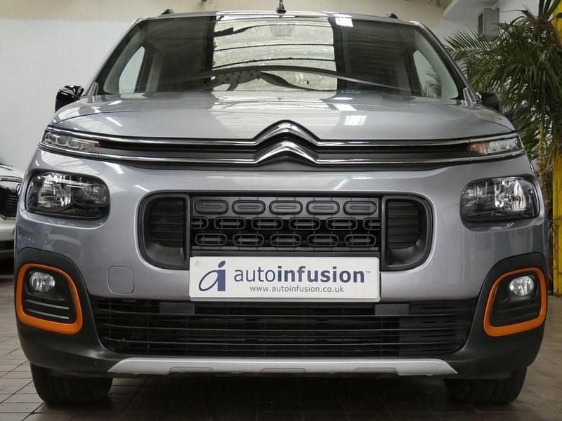 Used Citroën Berlingo XTR 130 HP (95 kW) 2022 Grey MPV