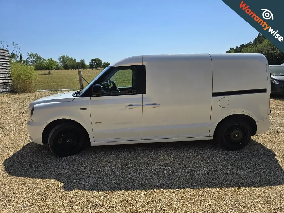 Used LEVC VN5 City 150 HP (110 kW) 2022 White MPV
