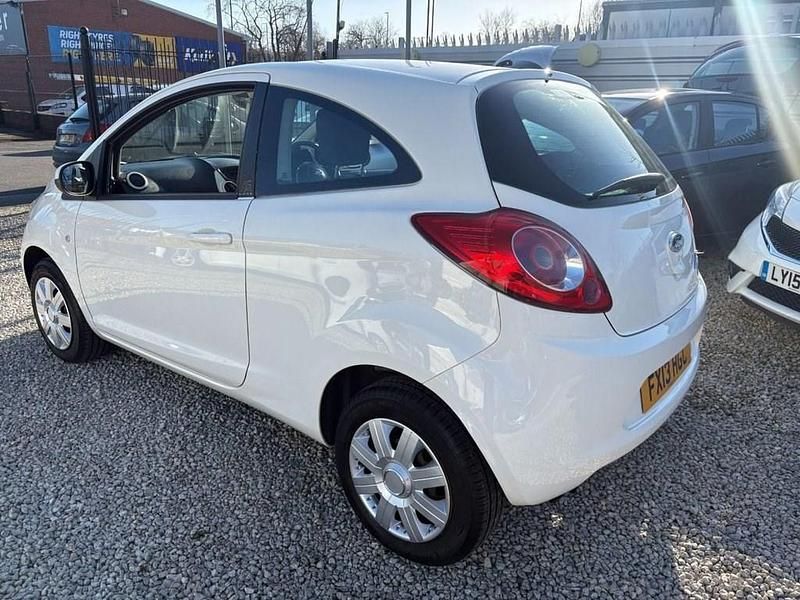 Used Ford Ka S 69 HP (50 kW) 2013 White Hatchback