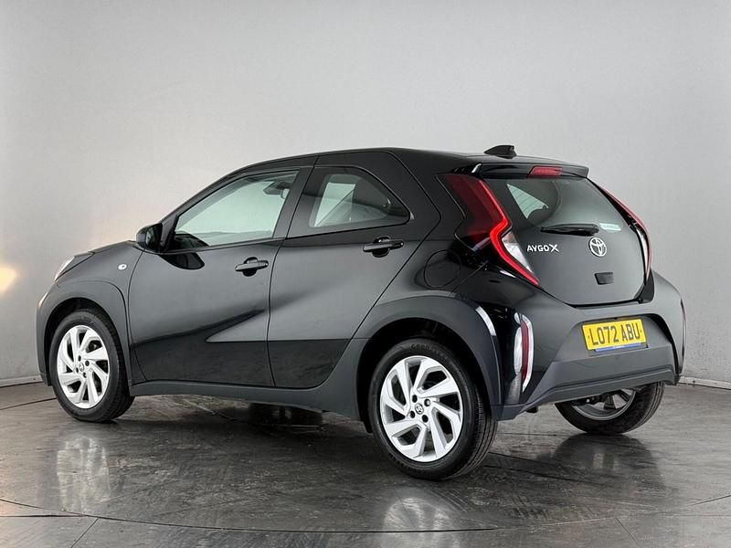 Used Toyota Aygo X PURE 72 HP (52 kW) 2022 Black SUV
