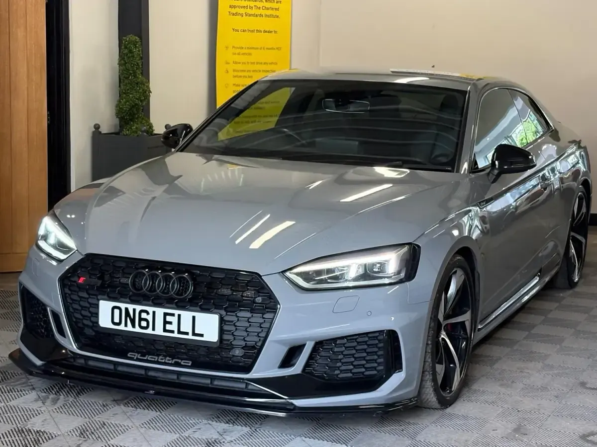 Usado Audi RS5 Performance 444 HP (326 kW) 2018 Cinzento Coupé