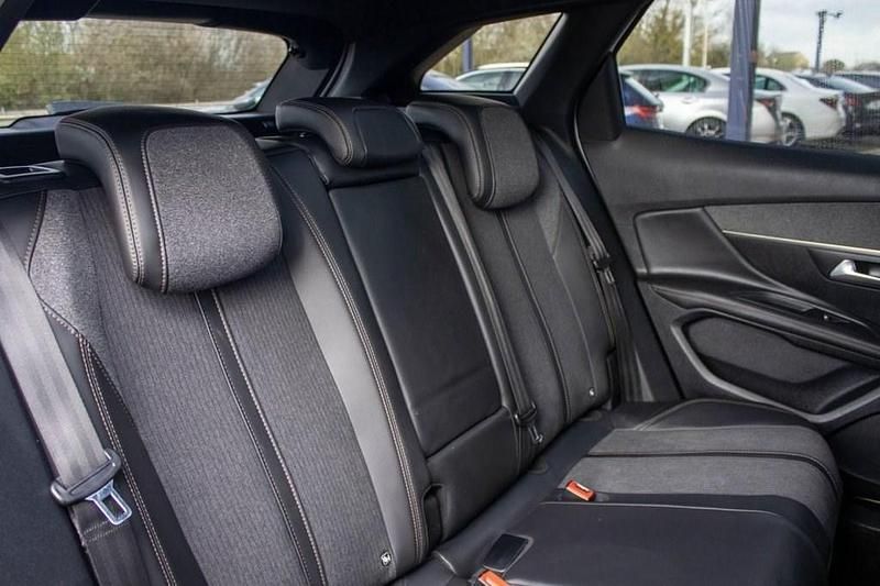 Used Peugeot 3008 GT-line 120 HP (88 kW) 2017 White SUV