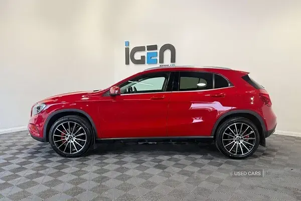 Used Mercedes GLA200 134 HP (98 kW) 2016 Red SUV