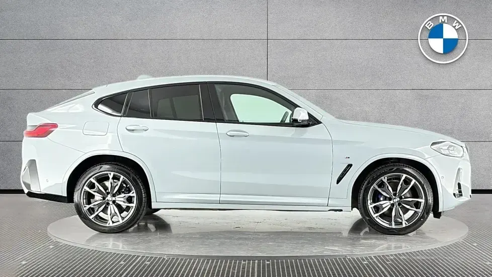 Usado BMW X4 M Sport 187 CV (137 kW) 2024 Gris SUV