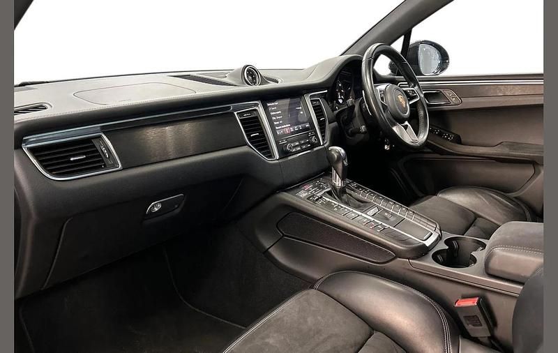 Used Porsche Macan GTS 355 HP (261 kW) 2017 Black SUV