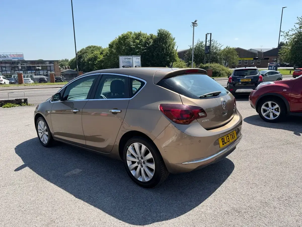 Used Vauxhall Astra Elite 2013 Bronze Hatchback