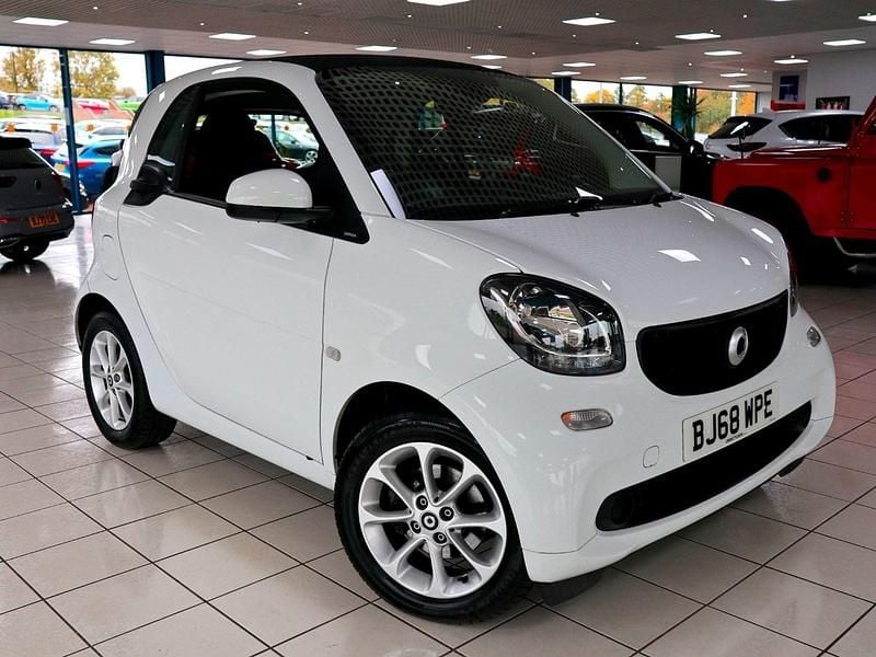 White Used 2018 Smart ForTwo Coupé Passion Coupe | £8,489 (Fair price) - Image 1/4
