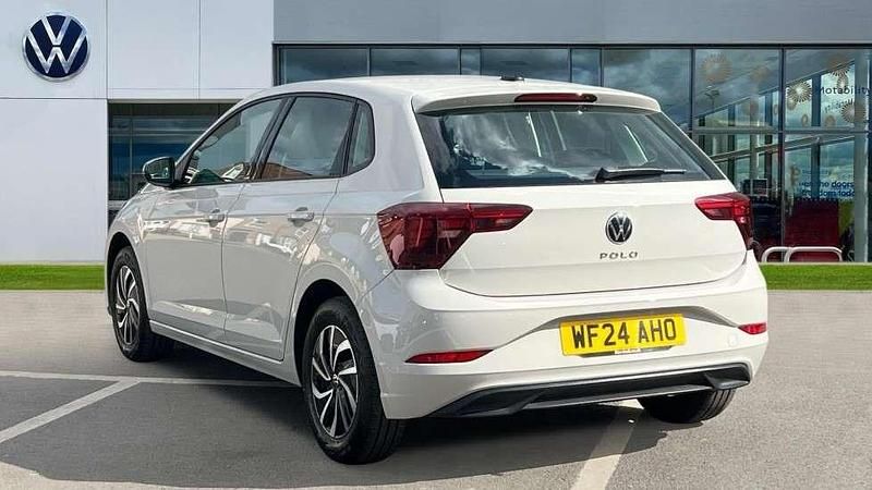 Usado VW Polo Life 95 CV (69 kW) 2024 Gris Utilitario