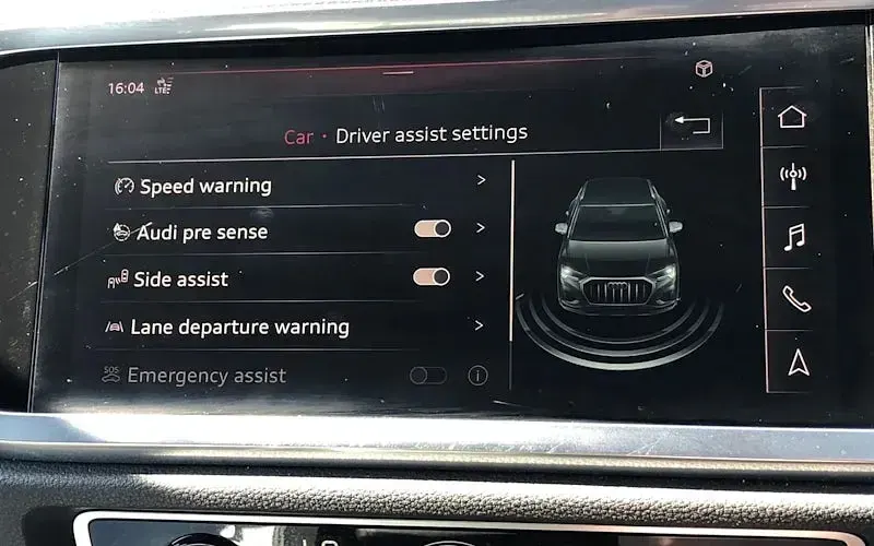 Used Audi Q3 S-Line 190 HP (139 kW) 2019 Blue SUV