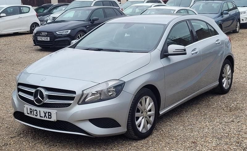 Used Mercedes A180 SE 122 HP (89 kW) 2013 Silver Hatchback