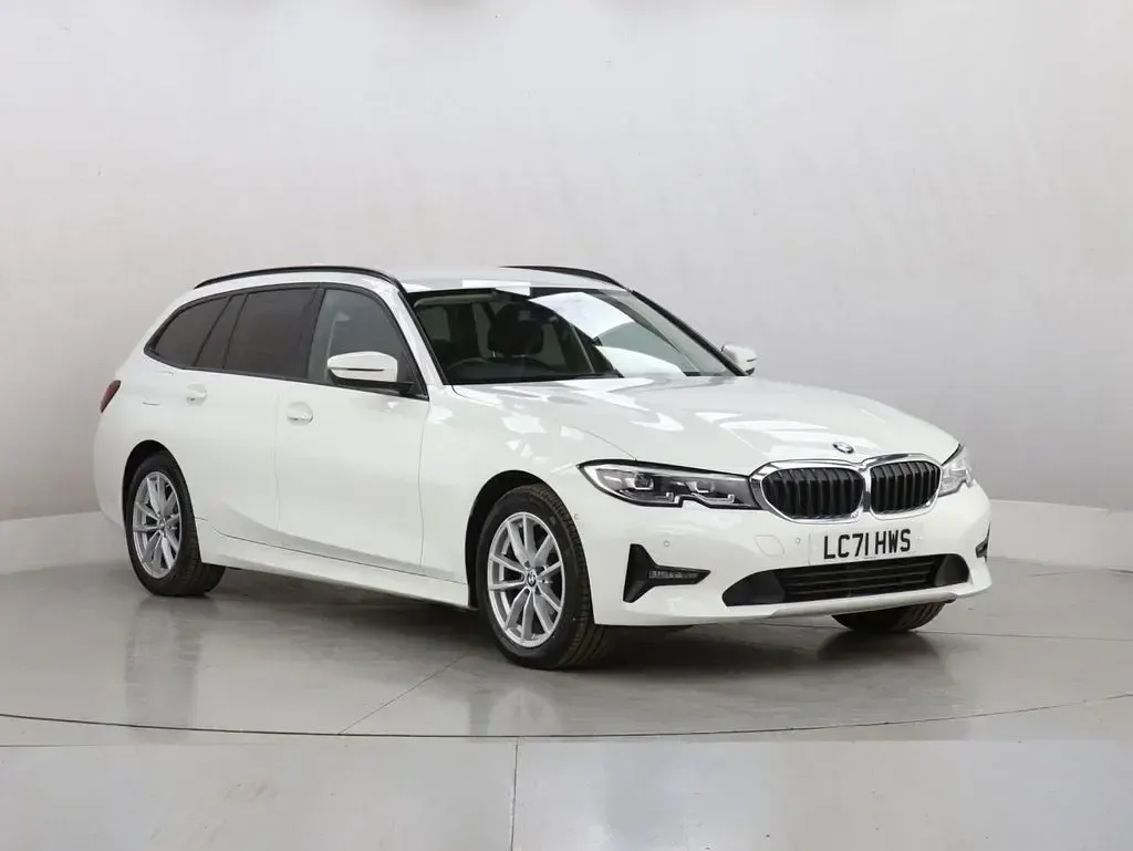 Used BMW 320 Comfort Edition 190 HP (139 kW) 2022 White Estate