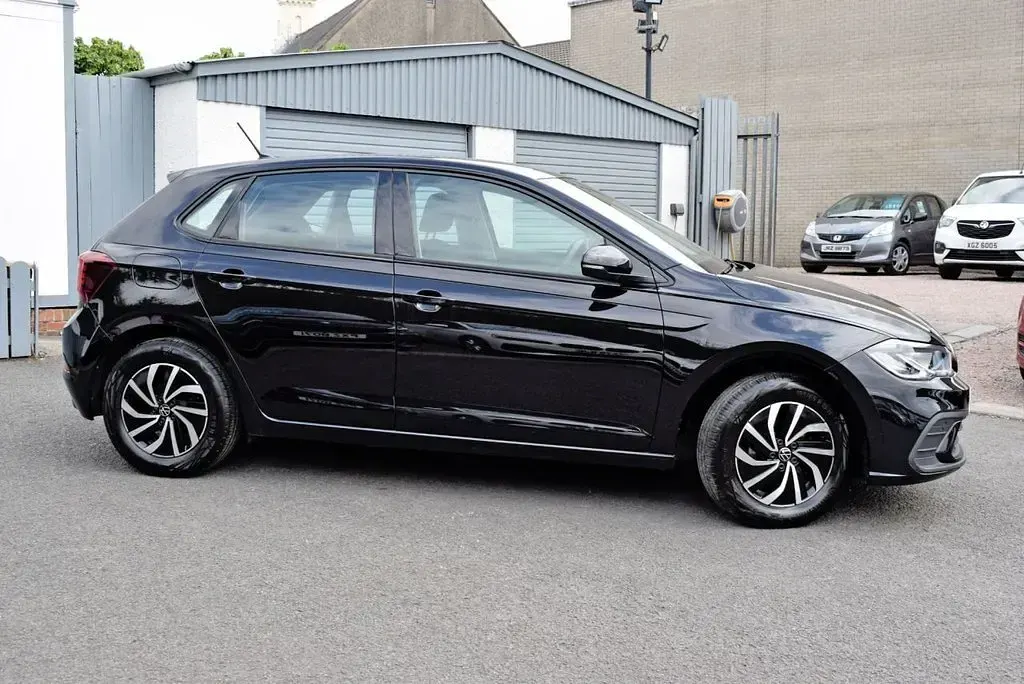 Used VW Polo Life 95 HP (69 kW) 2025 Black Hatchback