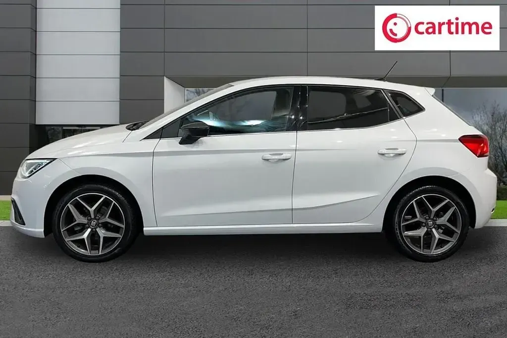 Usado Seat Ibiza XCELLENCE Lux 110 HP (80 kW) 2020 Branco Citadino