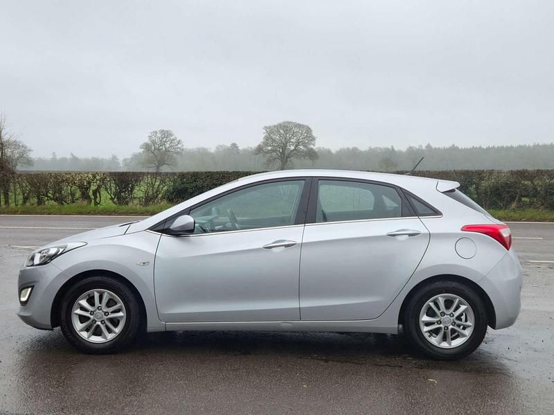 Used Hyundai i30 SE 110 HP (80 kW) 2016 Silver Hatchback
