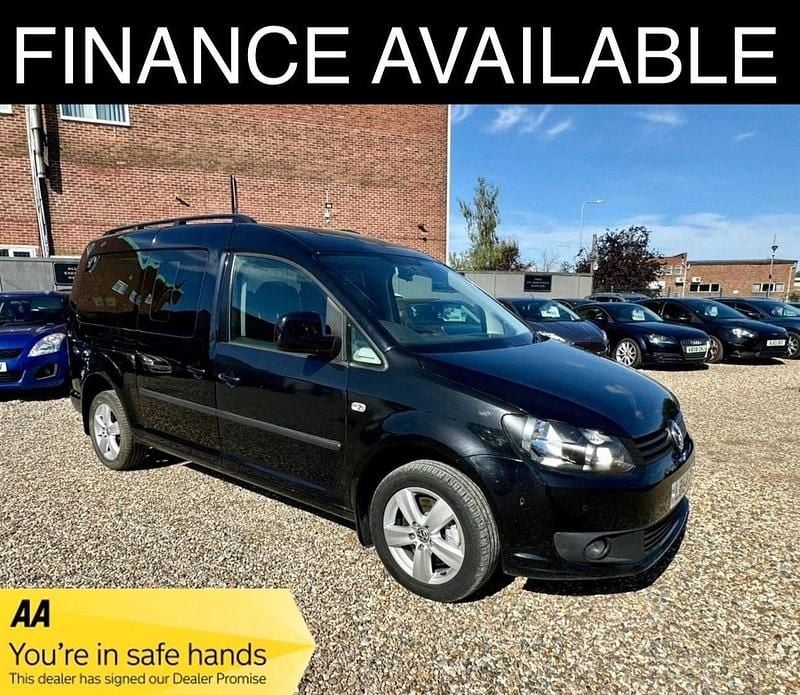 Red Used 2014 VW Caddy Maxi Life Life MPV | £9,995 (Expensive) - Image 1/3