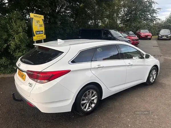 Used Hyundai i40 SE 141 HP (103 kW) 2017 White Estate