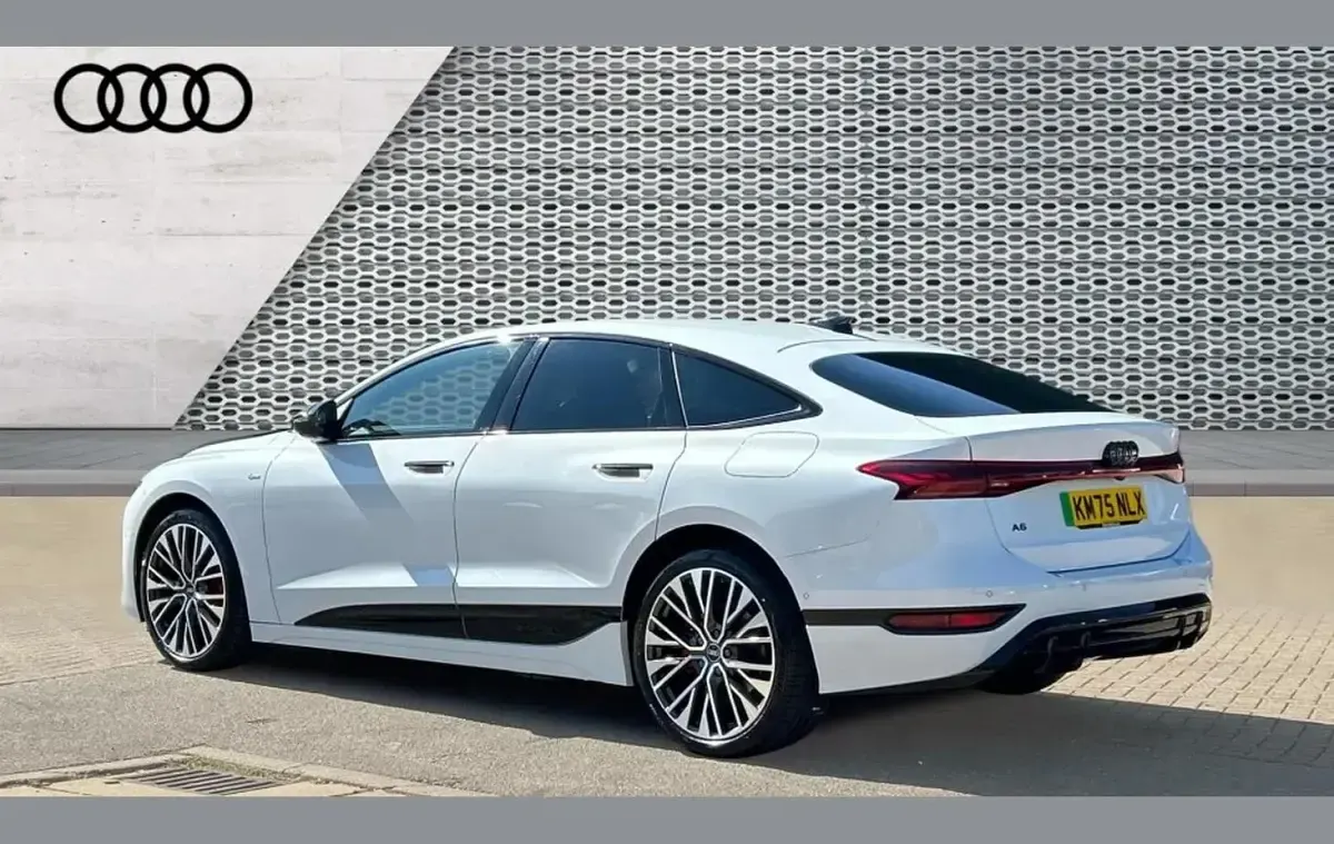 New Audi A6 e-tron Comfort 206 kW (281 HP) 2025 White Hatchback